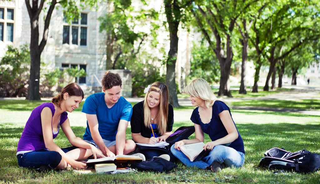 Yurt Dışında Eğitim ve Kariyer Fırsatları: Geleceğe Açılan Kapı